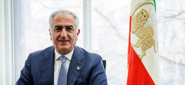 Propagandainszenierung in München: Was hat es mit den „250.000“ Demonstranten für den Shah auf sich?